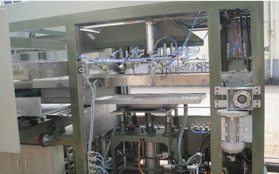 山東香廣電氣公司 專業(yè)制造吸塑包裝設(shè)備，提供整廠配套解決方案